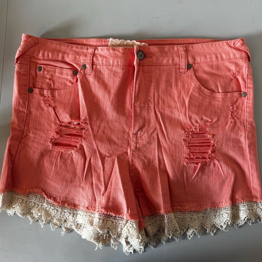 Altar’d State Coral Crochet Distressed Denim Shorts ‎ Women’s Size 31